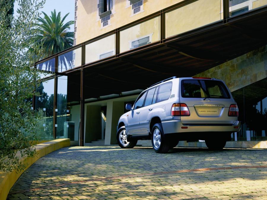  Toyota Land Cruiser 100 VX 2005 года  (фото 12 из 15)